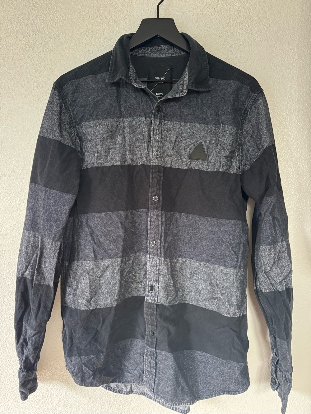 ION Surfing elements striped flannel